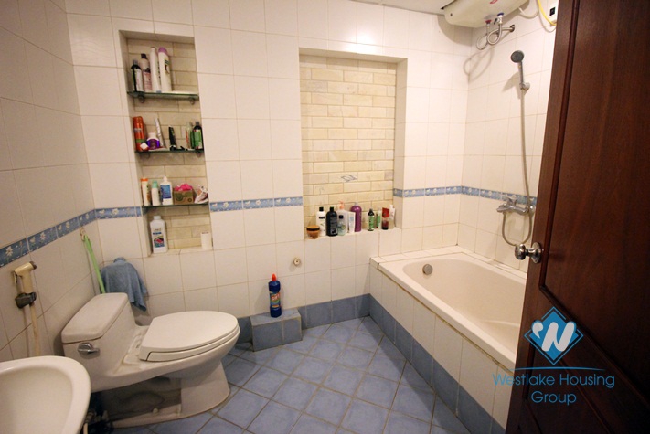 Nice, fully furnished house in Ba Dinh for rent